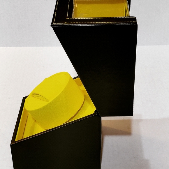 Invicta NWT 1 Slot Automatic Men's or Women's Watch Winder - Picture 7 of 11